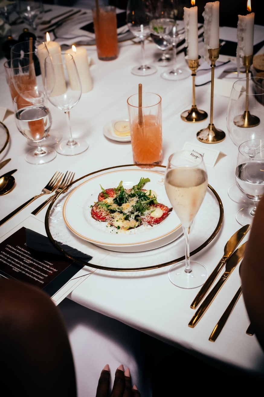 T413 Christmas Gala place setting